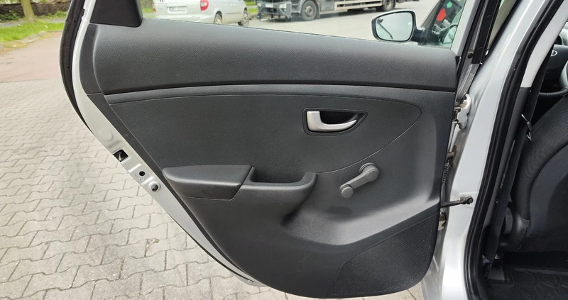 Hyundai I30 cena 31900 przebieg: 180000, rok produkcji 2012 z Praszka małe 466